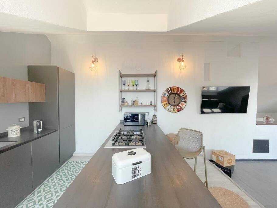 Elegante Appartamento 100 Mq Parcheggio - Wi Fi 사보나 외부 사진