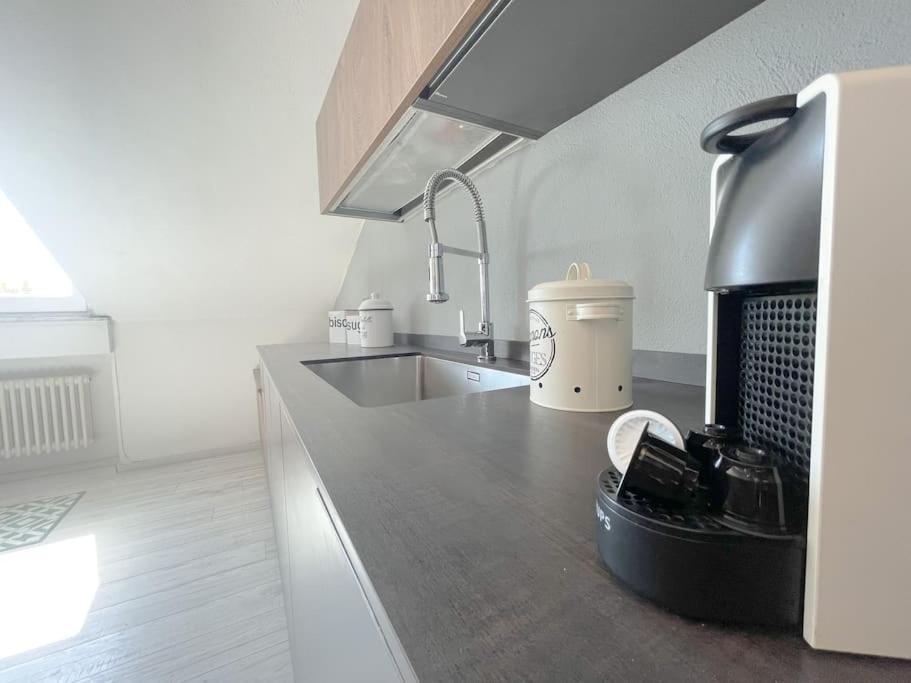 Elegante Appartamento 100 Mq Parcheggio - Wi Fi 사보나 외부 사진