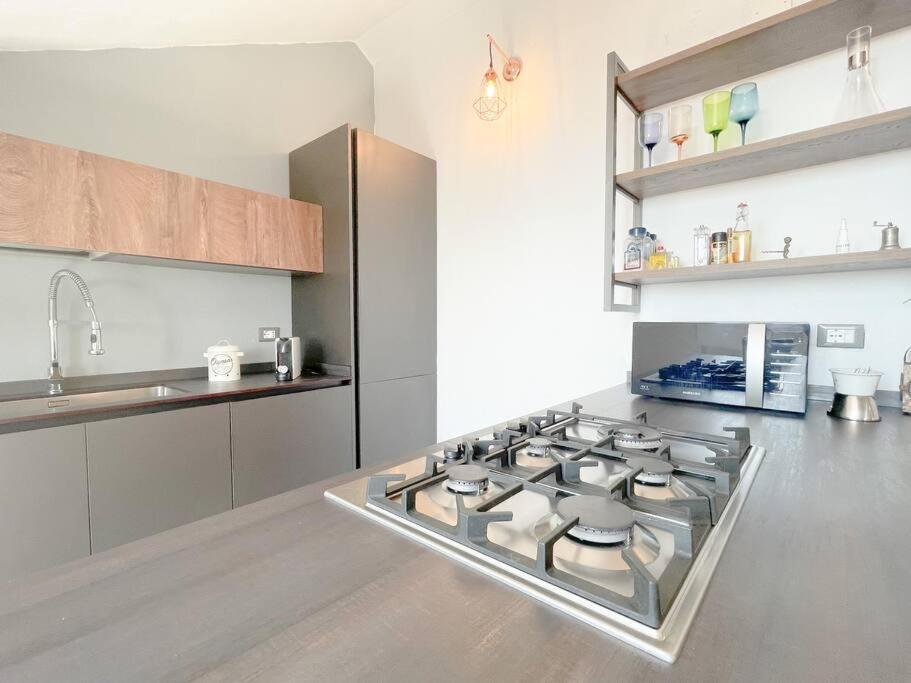 Elegante Appartamento 100 Mq Parcheggio - Wi Fi 사보나 외부 사진